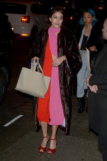 Alexa Chung feet photo thumbnail