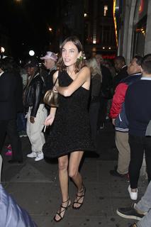 Alexa Chung feet photo thumbnail
