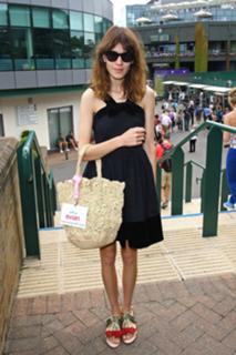 Alexa Chung feet photo thumbnail