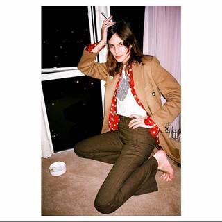 Alexa Chung feet photo thumbnail