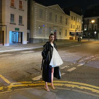 Alexa Chung feet photo thumbnail