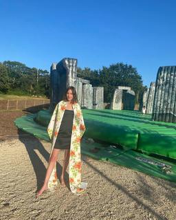 Alexa Chung feet photo thumbnail