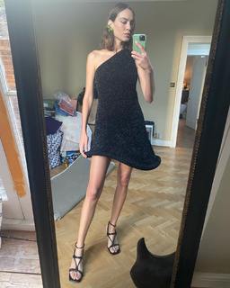 Alexa Chung feet photo thumbnail