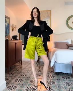 Alexa Chung feet photo thumbnail