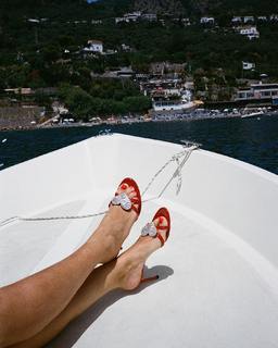 Alexa Chung feet photo thumbnail