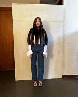 Alexa Chung feet photo thumbnail