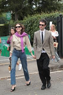 Alexa Chung feet photo thumbnail