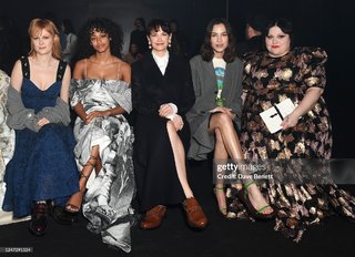 Alexa Chung feet photo thumbnail