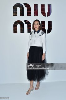 Alexa Chung feet photo thumbnail