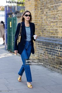 Alexa Chung feet photo thumbnail