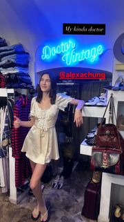 Alexa Chung feet photo thumbnail