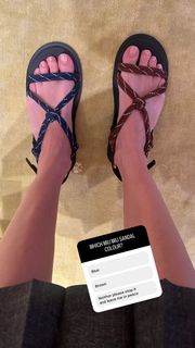 Alexa Chung feet photo thumbnail