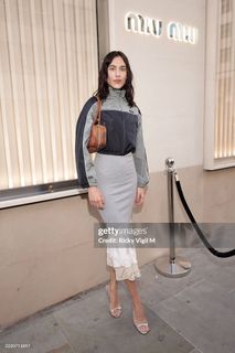 Alexa Chung feet photo thumbnail