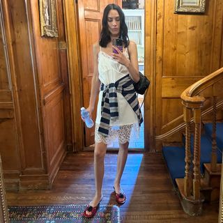 Alexa Chung feet photo thumbnail