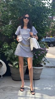 Alexa Chung feet photo thumbnail