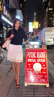 Alexa Chung feet photo thumbnail