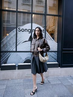 Alexa Chung feet photo thumbnail