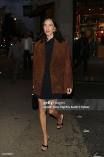 Alexa Chung feet photo thumbnail