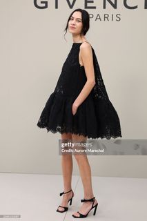 Alexa Chung feet photo 11