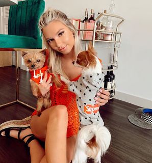 Alexa Collins feet photo thumbnail