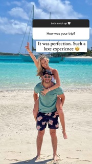 Alexa Collins feet photo thumbnail