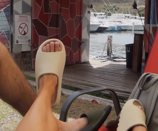 Alexa Collins feet photo thumbnail