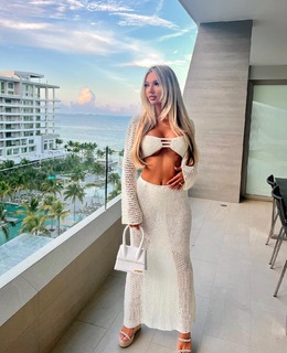 Alexa Collins feet photo thumbnail