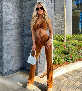 Alexa Collins feet photo thumbnail