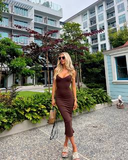 Alexa Collins feet photo thumbnail