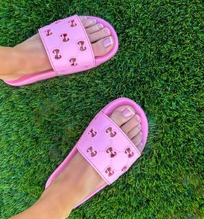 Alexa Collins feet photo thumbnail