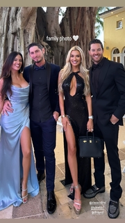 Alexa Collins feet photo thumbnail