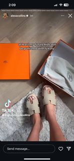 Alexa Collins feet photo thumbnail