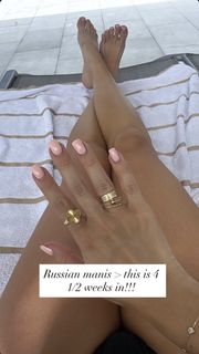 Alexa Collins feet photo thumbnail