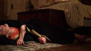 Alexa Davalos feet photo thumbnail
