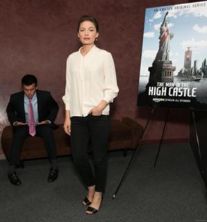 Alexa Davalos feet photo thumbnail