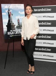 Alexa Davalos feet photo thumbnail
