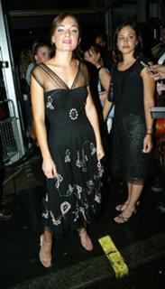 Alexa Davalos feet photo thumbnail