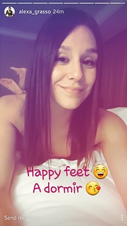 Alexa Grasso feet photo thumbnail