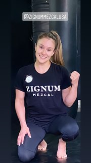 Alexa Grasso feet photo thumbnail