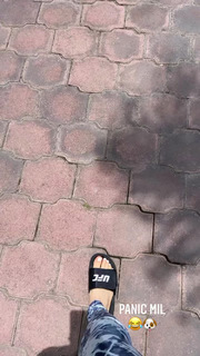 Alexa Grasso feet photo thumbnail