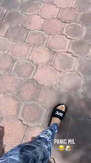 Alexa Grasso feet photo thumbnail