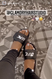 Alexa Grasso feet photo thumbnail
