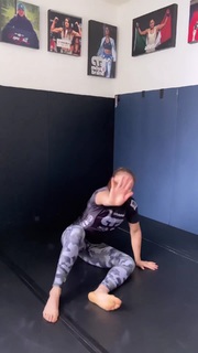 Alexa Grasso feet photo thumbnail