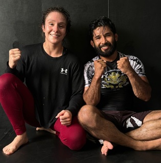 Alexa Grasso feet photo thumbnail