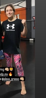 Alexa Grasso feet photo thumbnail