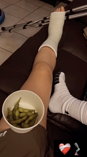 Alexa Grasso feet photo thumbnail