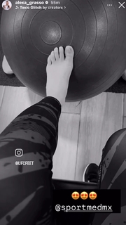 Alexa Grasso feet photo thumbnail