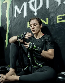 Alexa Grasso feet photo thumbnail