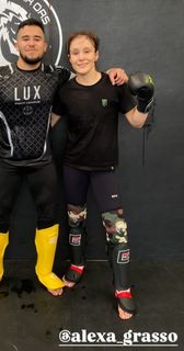 Alexa Grasso feet photo thumbnail