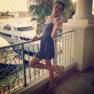 Alexa Mansour feet photo 2